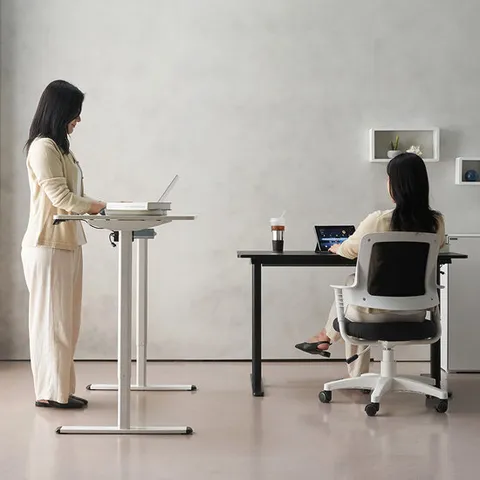 멜린 전동 모션데스크 싱글모터 서서일하고 공부하는 높이조절 책상 E0등급자재