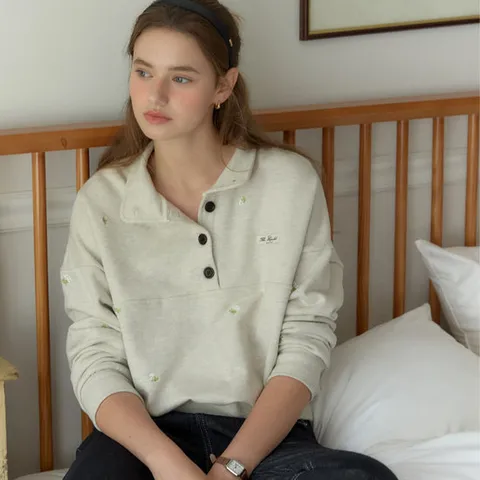 [ 롯데백화점 ][아워호프] Margaret Embroidery Button-down Sweatshirt - Oatmeal [H25FA-MT01-OAT]