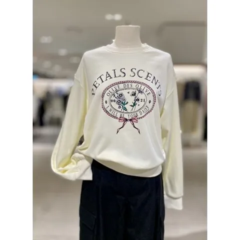 [ 현대백화점 ][올리브데올리브] OW5XEA44 시그니처 아트웍 맨투맨 티셔츠