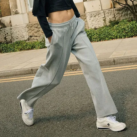 [데상트공식] 우먼스 트레이닝 스트레이트 팬츠 SQ322PFP83