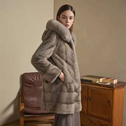 [택가 1,390,000원]사가폭스퍼 트리밍 휘메일 풀스킨 밍크 롱코트