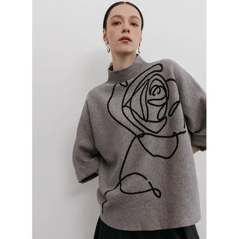 [막스까르띠지오]라인 로즈 돌먼핏 하이넥 니트