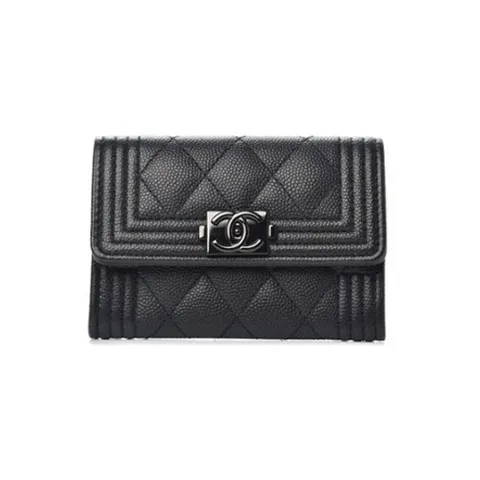 샤넬 보이 은장 플랩 캐비어 A80603 B01489 94305 블랙 똑딱이 지갑