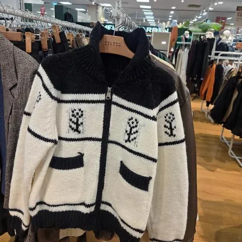 멜로디가든 HC17 로고후드집업 M25WAC103