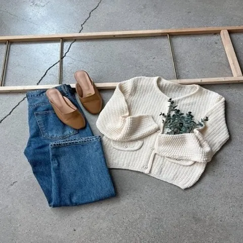 [브이와이][VY] 여자 SS 금색 벌룬 U넥 주머니 단추 엠보 가디건