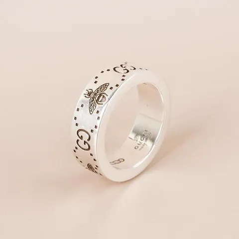 구찌 GG 벌 로고 공용 링 반지 실버 6mm 728389 J8400 0728 [여주아울렛]