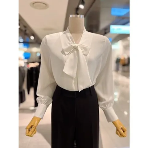 [ 현대백화점 ]ab.fz 여리 브이넥 리본 타이 블라우스 (ABXZ4HB03J) US
