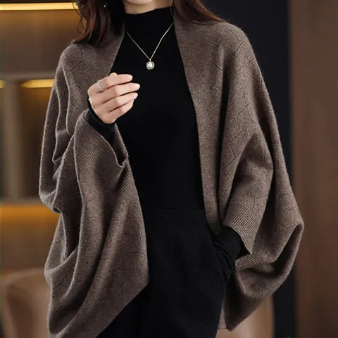 [유니제이] 패난티 펀칭 패턴 숄 가디건