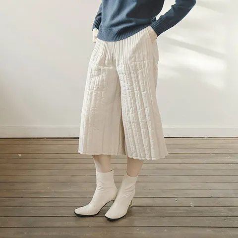 [요이츠]퀼팅 7부 플리츠 패딩 밴딩 팬츠(2colors)_YJ10WRPSL04