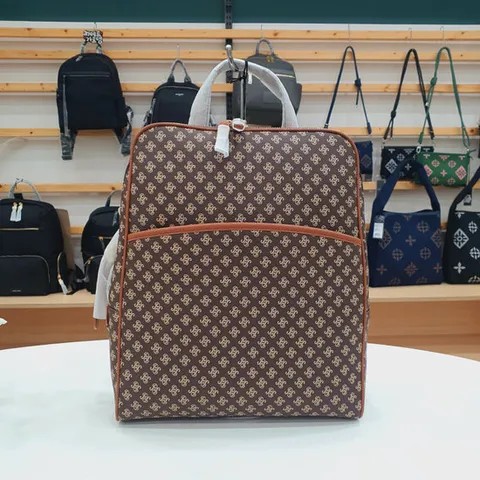 [피에르가르뎅]가죽콤비의 슬림한 백팩(29ㅡ34ㅡ10)GN