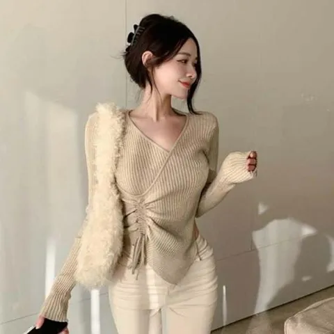 봄 여자 캐주얼 데이트 룩 필수템 슬림 핏 골지 셔링