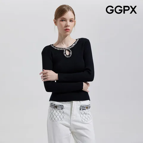 [ 롯데백화점 ]GGPX  스팽글 홀 트임 골지 니트 GPAKP018F