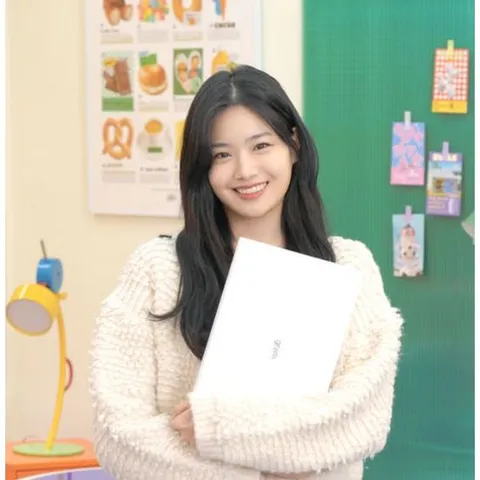 [리퍼] LG전자 LG그램14 대학생 가벼운 초경량노트북 최신 코어i5 11세대 8GB SSD512GB 윈도우11 탑재 + 무선마우스 증정