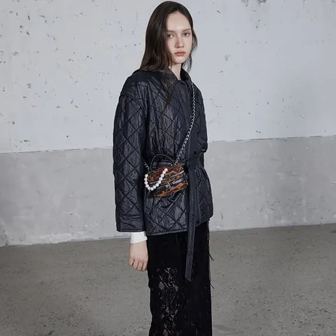 [ 롯데백화점 ][에고이스트][HERITAGE] 퀼팅 자수 벨티드 패딩점퍼 ER4PZ060