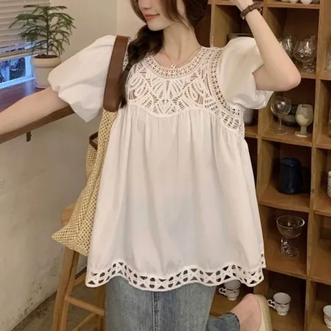 [엄지척]펀칭 레이스 플라워 자수 A라인 반팔 블라우스_19650902