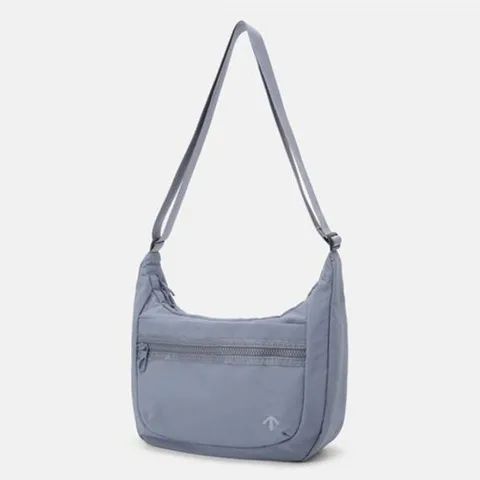 [데상트]데상트 스포츠베이직 경량 호보백 SP323UBG78SBLU 스포