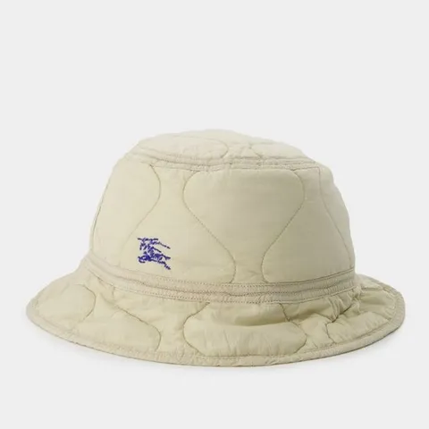 버버리 퀼티드 버킷 햇 8082706 B7348