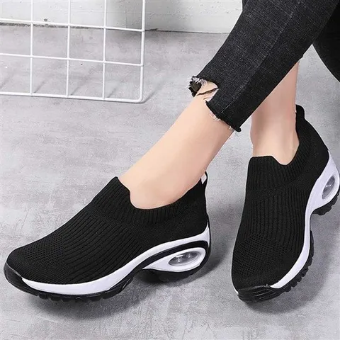 여성운동화여름슬립온 여자 엄마 신발 선물 데일리 검정 슬립온 운동화 코디