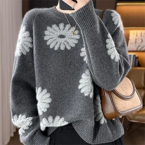 [패션시그널]플라워패턴 라운드넥 니트 52EB0B