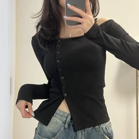 [옷자락]여자 언발 버튼 원숄더 트임 슬림핏 롱슬리브 니트