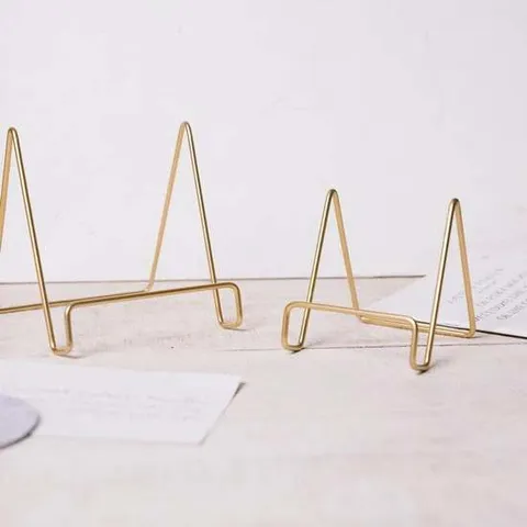 탁상용 철재 액자 잡지 미니 거치대 이젤 (금색 스몰) 안내거치대 홍보거치대 실외거치대 광고거치대 철재거치대 리플릿거치대 철재배너거치대