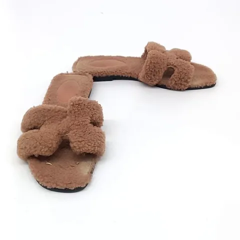 [구구스]중고명품 에르메스 시어링 오란 슬리퍼 225 (NO 10192023)