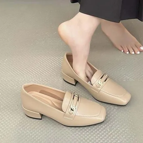 스퀘어토 장식 포인트 쿠션 로퍼힐 미들힐 구두 여자