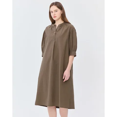 닥스 여성 25SS 스테디셀러린넨카키 쁘띠 밴드넥 7부 원피스 WKDR5B407K2