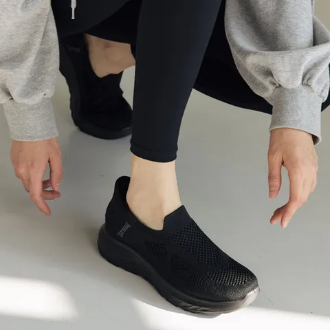 에스유니 발편한 컴포트 핸즈프리 키높이 메쉬 여성 슬립온 운동화 4.5cm