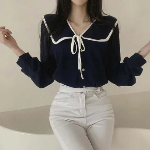 세일러카라 디자인으로 러블리한 포인트 여성블라우스