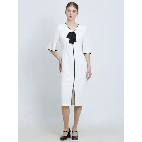 [데코][데코(DECO)] 브이넥 리본 원피스 (택가격 659000원)