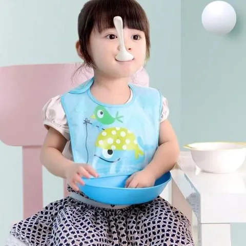 이유식용품 유아 아기 식사 이유식 받침 분리 턱받이 고래