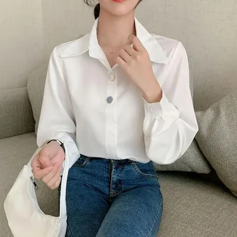 모던한블라우스 빅 버튼 둥근카라 레귤러핏 베이직 블라우스 출근룩