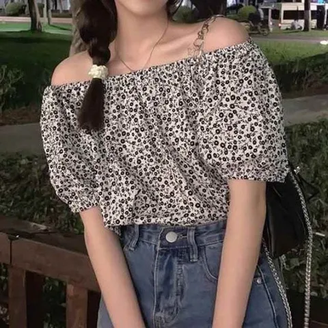 오프숄더 잔꽃무늬 프릴 밴딩 블라우스