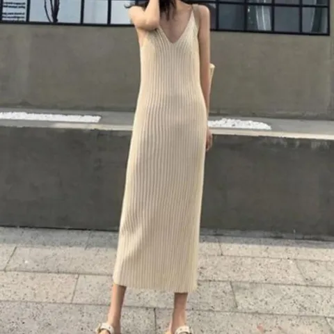 여성 V넥 슬립 나시 롱원피스 아이보리 1P 루즈핏 슬리브리스 스커트