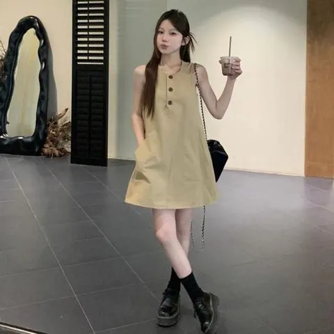 나시 여성 여름 데일리룩 데님 미니 베이지