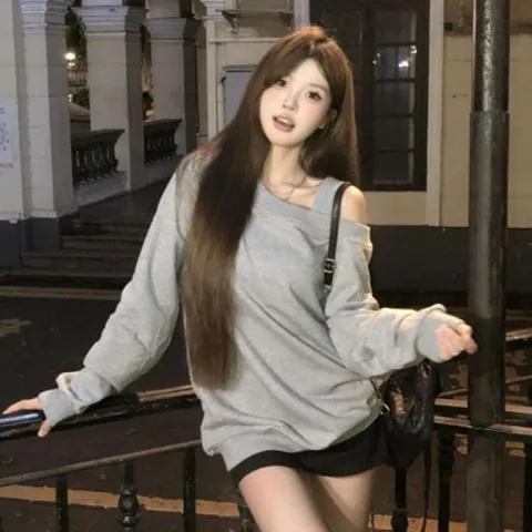언발 루즈핏 긴팔 어깨트임 오프숄더 맨투맨