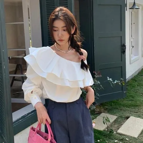 여성의류 상의 원오프숄더 프릴 블라우스 딥퍼플 화이트 1000001052