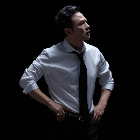 [ 현대백화점 ][예작] (양말증정)26년 반팔 신상 스판 이지케어 남성 와이셔츠33종택1 YJFMBS001WH