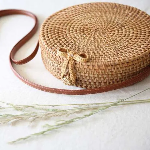 라탄 원형 크로스백