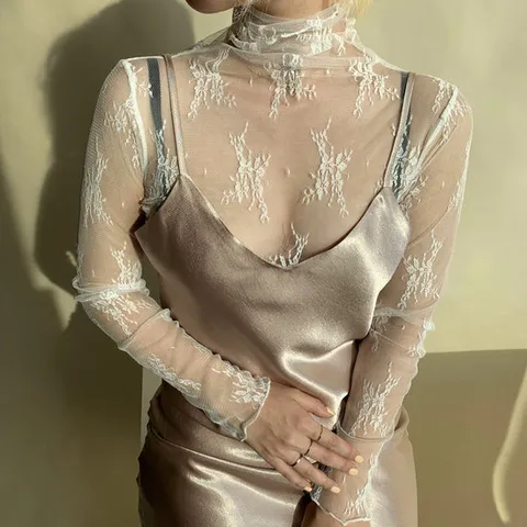 설세라 / 시스루 플라워 레이스 하이넥 레이어드 이너 블라우스