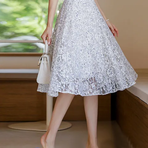 [스타일온미]사랑스러운 미니 플라워 뒷밴딩 플레어 미디 스커트