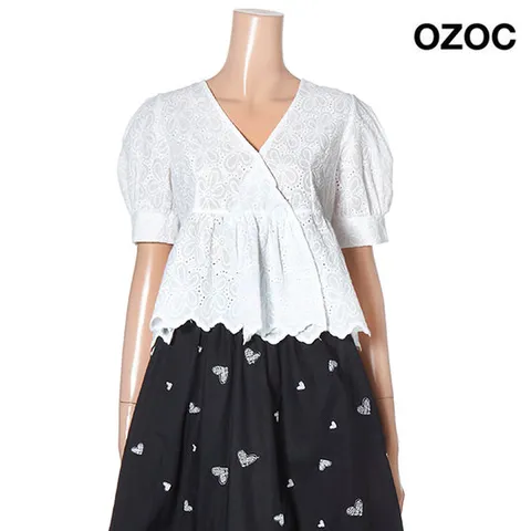 [ 롯데백화점 ][오조크] 클로버 펀칭 랩스타일 단추 블라우스 (K75-81610)