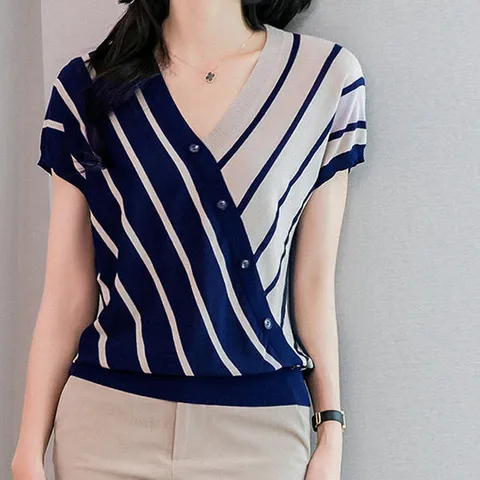 [이쁘다] 사선 버튼 반팔 니트