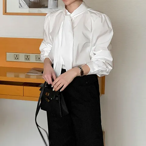 [코코블랙] 코코 타이 블라우스