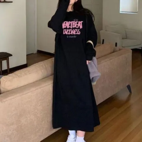 겨울 따뜻한 여성 기모 레터링 맨투맨 기본 롱 원피스