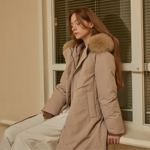 [로안]폭스 후드 벨티드 롱 구스다운