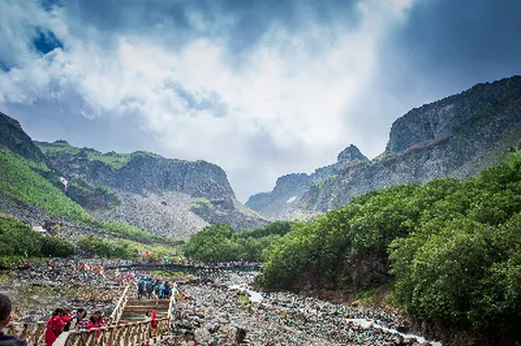 백두산(북파+서파)/연길 4일 NO쇼핑 NO옵션 크라운플라자온천호텔 북파VIP통로+정상VIP코스 리무진버스 에어부산 부산출발