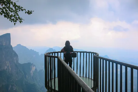 [출발확정]장가계직항 5일 천문산케이블카 원가계 관광지 중심 준5성급호텔 핫플레이스 72기루 리무진버스 포토북 특식6회 사천항공 인천출발
