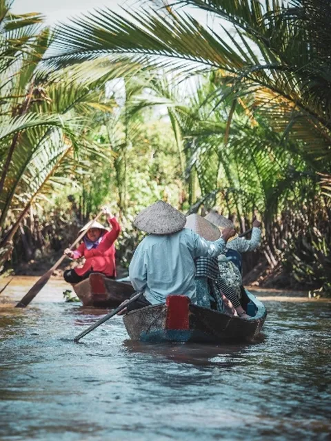 스타가이드와 함께하는 하노이/하롱베이/닌빈 5일 유네스코세계유산 짱안보트투어 호아루야경 하롱베이 데이크루즈&뷔페 하롱비경 루프탑푸드트럭 5성급호텔 베트남항공 부산출발